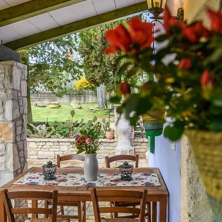 Holiday home Rural Oriana Manjadvorci