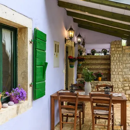 Holiday home Rural Oriana Manjadvorci