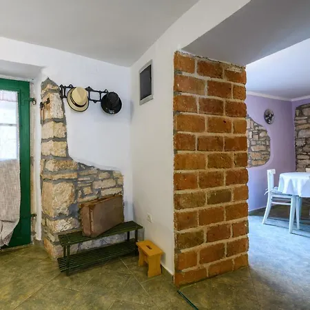 Rural Oriana Holiday home Manjadvorci