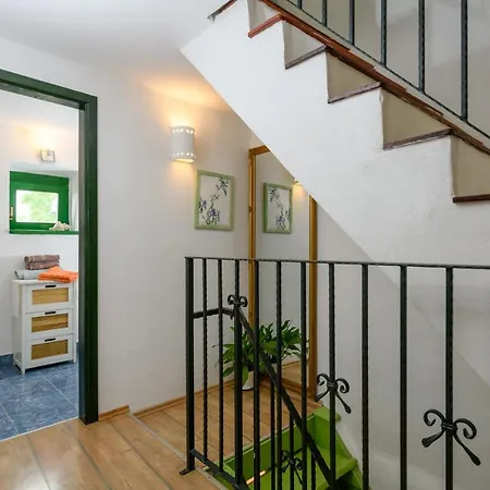 Holiday home Rural Oriana *